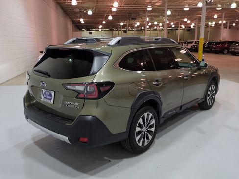 Certified 2025 Subaru Outback Touring XT AWD/4WD image 3