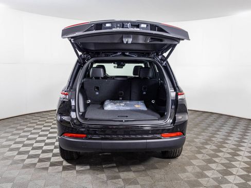 New 2025 Jeep Grand Cherokee Altitude w/ Trailer Tow Package image 36