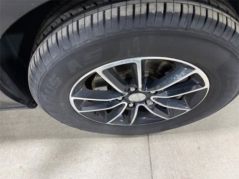 Used 2017 Dodge Grand Caravan SE image 19