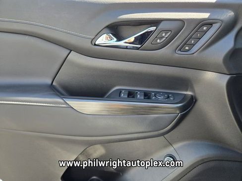 Used 2023 GMC Acadia SLT w/ Elevation Edition FWD image 31