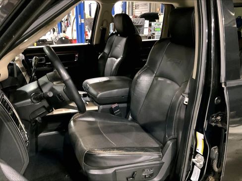 Used 2015 RAM 2500 Laramie w/ Black Appearance Group image 8