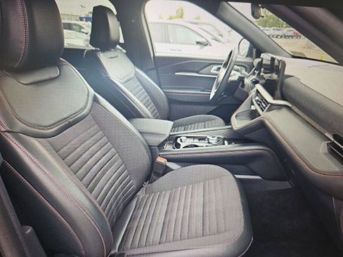 Used 2025 Ford Explorer ST-Line w/ ST-Line Street Pack image 11