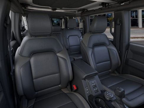New 2026 Ford Bronco Outer Banks w/ Sasquatch Package image 10