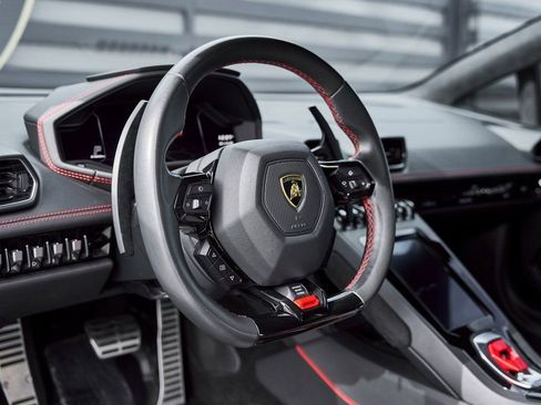 Used 2020 Lamborghini Huracan EVO image 39