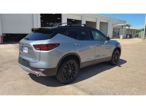 New 2026 Chevrolet Blazer LT w/ LPO, Black Sport Package FWD image 8
