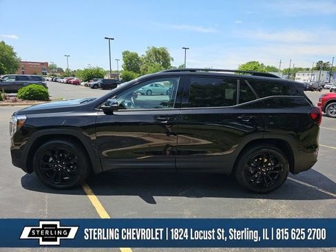 Used 2022 GMC Terrain SLT w/ Infotainment Package II AWD/4WD image 5