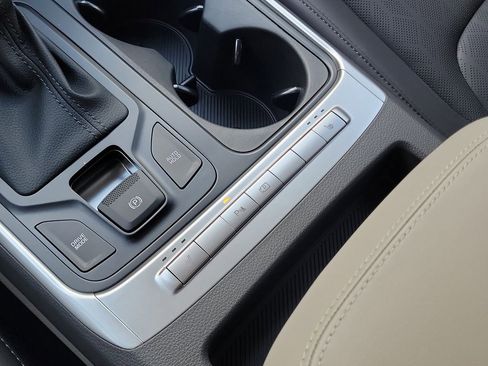 New 2026 Kia Carnival FWD image 34