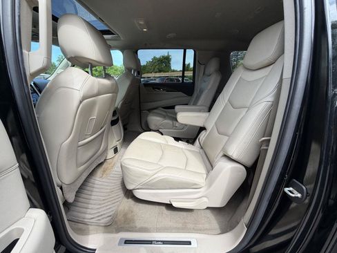 Used 2020 Cadillac Escalade ESV Luxury AWD/4WD image 24
