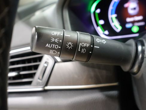 Used 2018 Honda Accord EX-L image 37