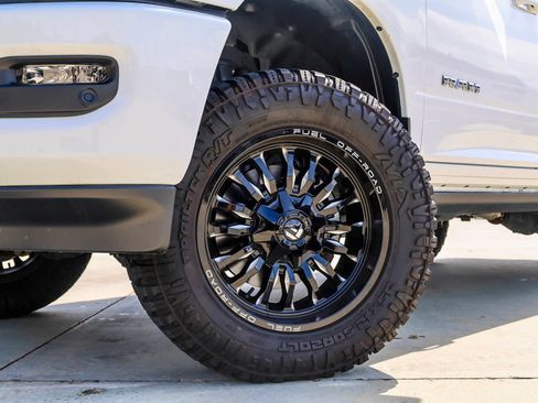 Used 2025 RAM 2500 Laramie AWD/4WD image 2