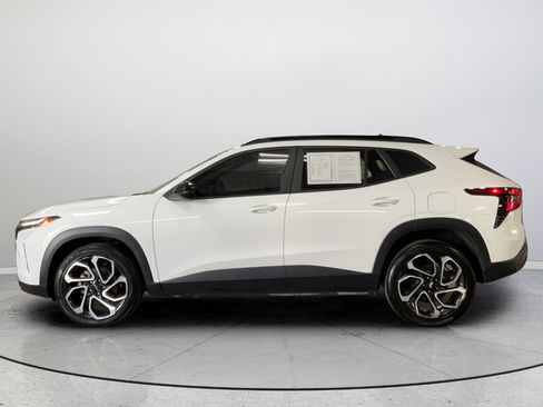 Certified 2024 Chevrolet Trax RS w/ Sunroof Package FWD image 10