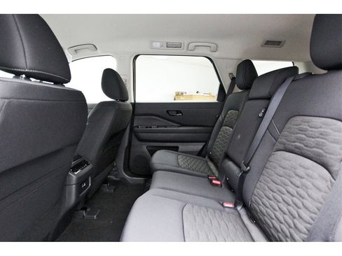 New 2025 Nissan Pathfinder SV image 10