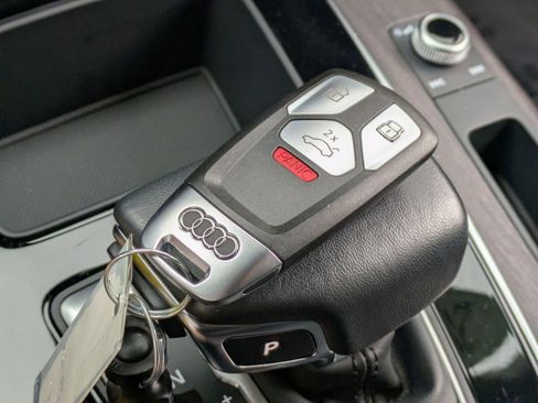 Used 2023 Audi Q5 e Premium w/ Convenience Package image 32