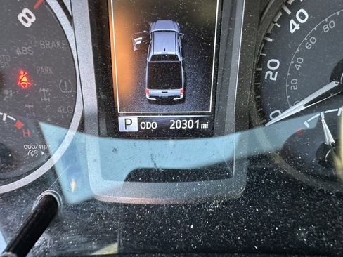 Used 2023 Toyota Tacoma TRD Off-Road image 10