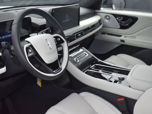 New 2026 Lincoln Aviator Black Label w/ Dynamic Handling Package AWD/4WD image 8