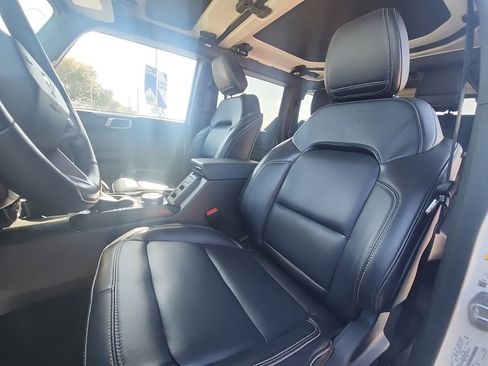 Used 2025 Ford Bronco Badlands AWD/4WD image 10
