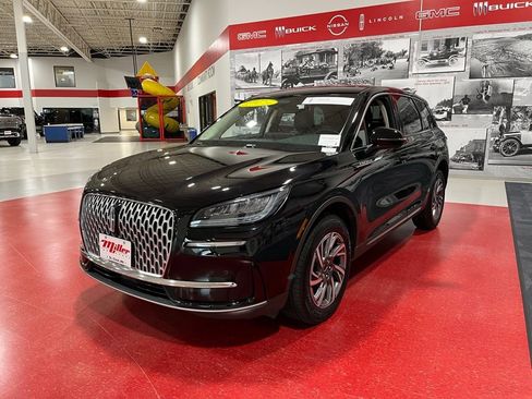 Used 2023 Lincoln Corsair AWD w/ Equipment Group 101A image 8