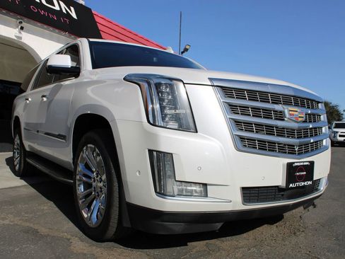 Used 2017 Cadillac Escalade ESV Premium Luxury w/ LPO, Radiant Package image 7