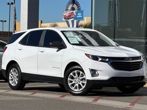 Used 2020 Chevrolet Equinox LS image 2