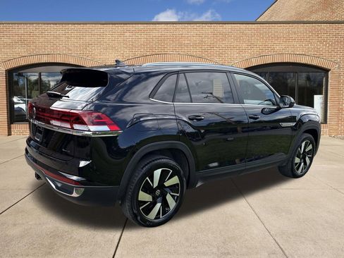 Used 2026 Volkswagen Atlas Cross Sport SE AWD/4WD image 3