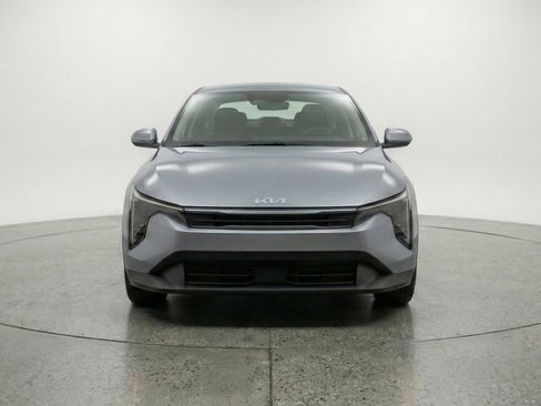 Used 2025 Kia K4 LXS image 2