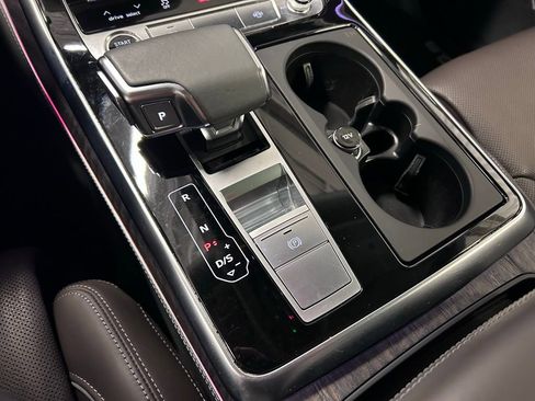 Used 2022 Audi Q8 Prestige AWD/4WD image 17