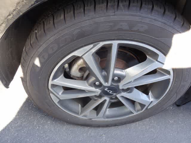 Used 2024 Kia Forte LXS FWD image 11