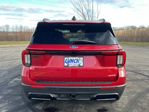 Used 2025 Ford Explorer ST-Line w/ ST-Line Street Pack image 3