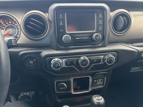 Used 2018 Jeep Wrangler Unlimited Sport image 13