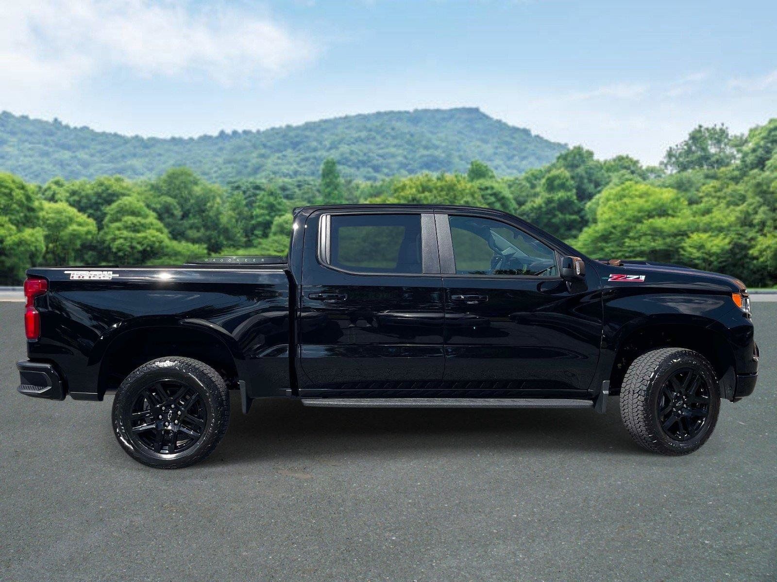 Used 2026 Chevrolet Silverado 1500 LT Trail Boss w/ LT Trail Boss Premium Package AWD/4WD image 23