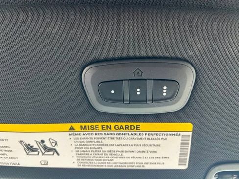 Used 2025 Chrysler Pacifica Select w/ Uconnect Theater Family Group AWD/4WD image 26