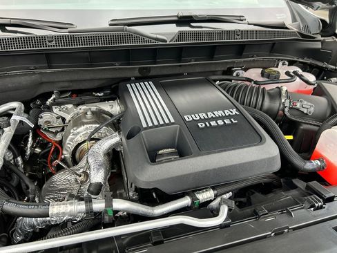 New 2026 Chevrolet Suburban Premier image 30