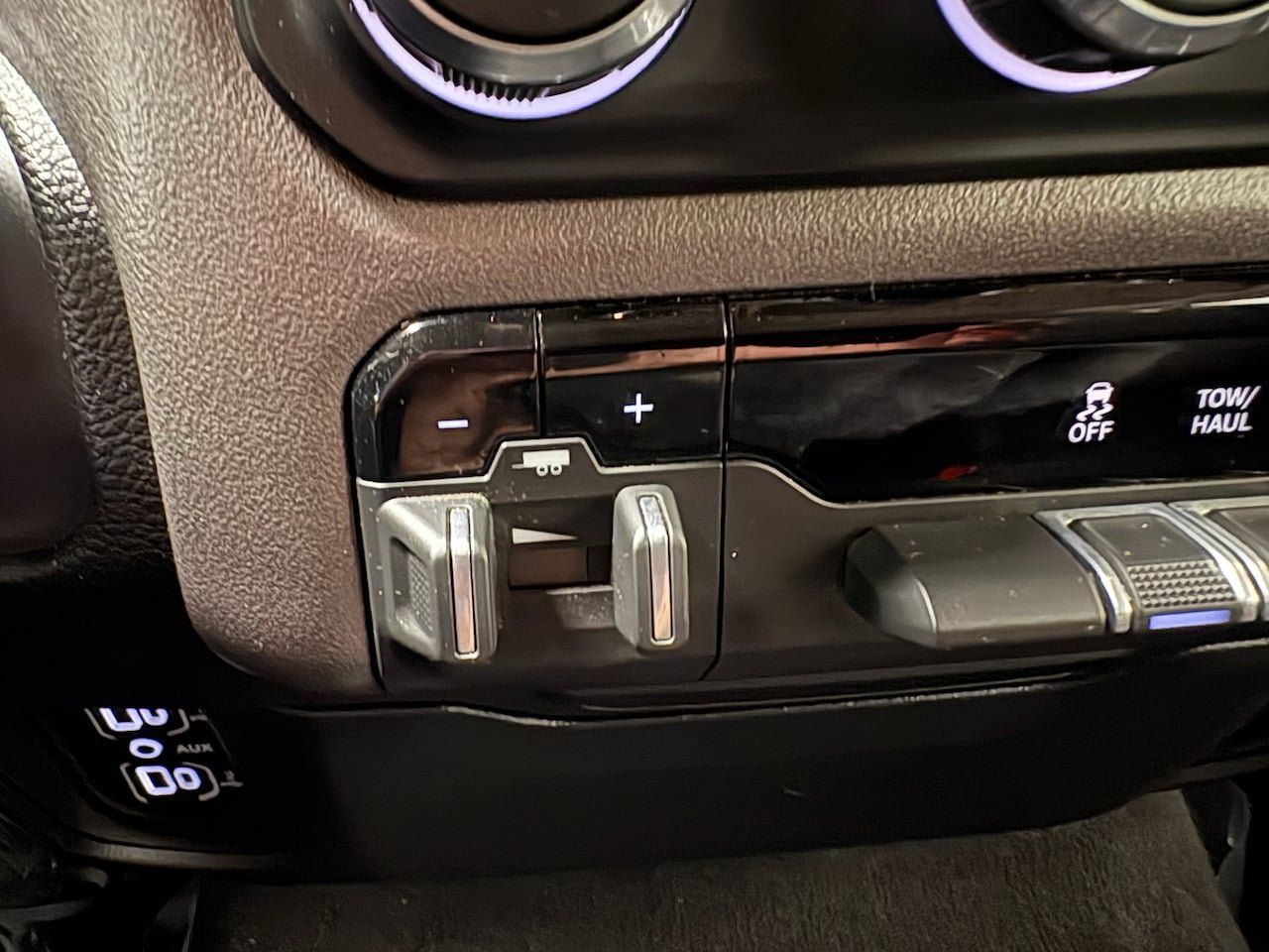 Used 2020 RAM 1500 Big Horn AWD/4WD image 18