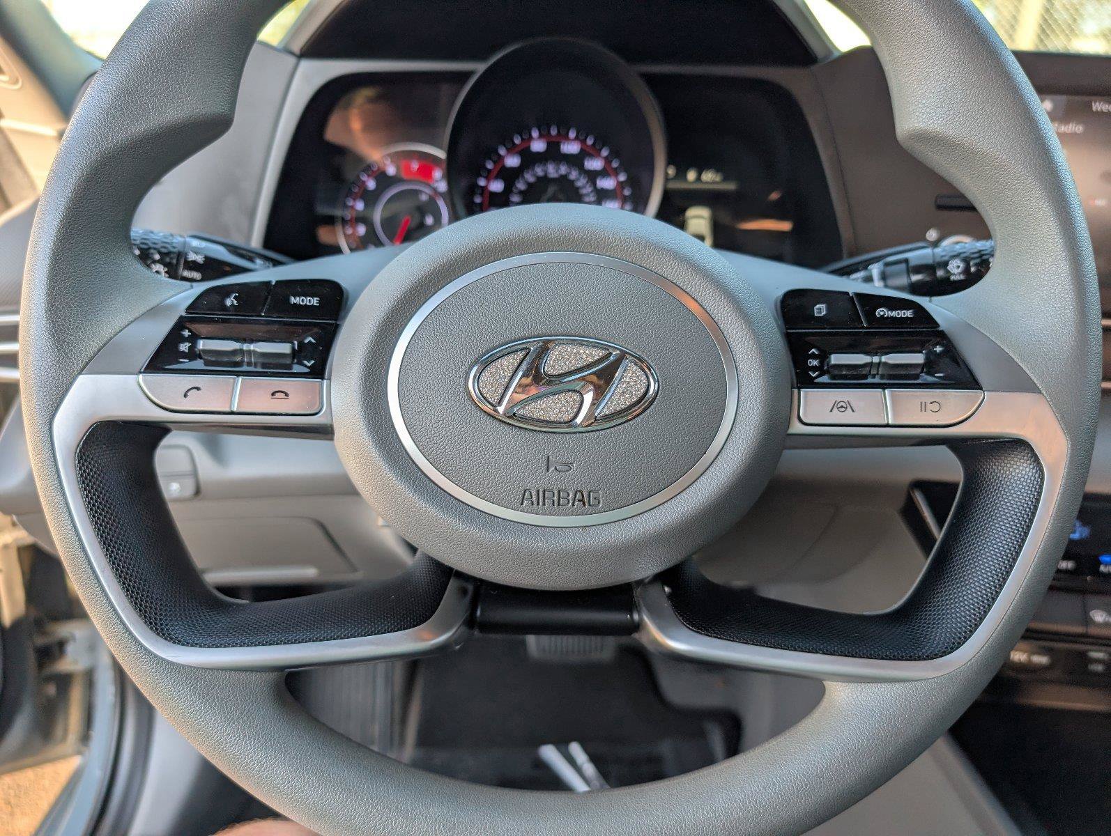 Used 2023 Hyundai Elantra SEL FWD image 26