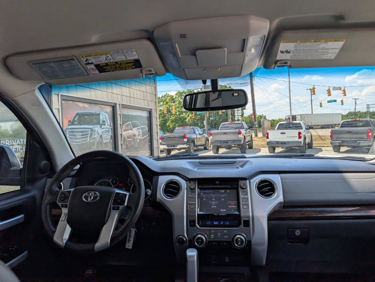 Used 2014 Toyota Tundra Limited w/ Limited Premium Package AWD/4WD image 15