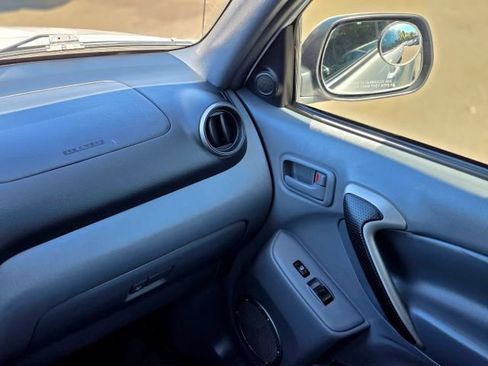Used 2003 Toyota RAV4 2WD image 29