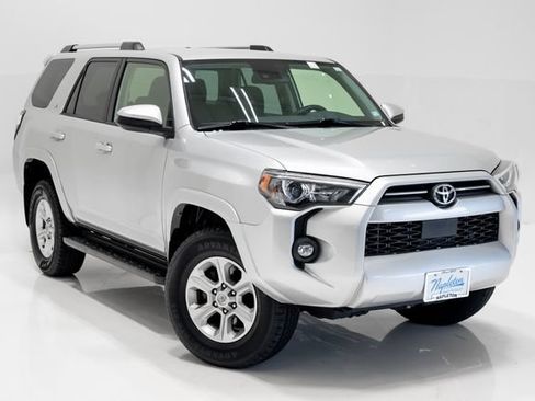 Used 2024 Toyota 4Runner SR5 AWD/4WD image 6