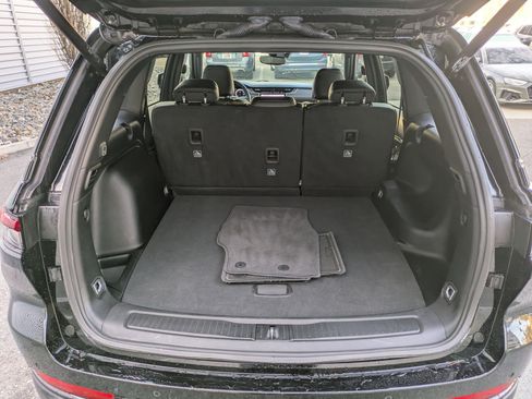 Used 2024 Jeep Grand Cherokee Limited w/ Black Appearance Package image 30