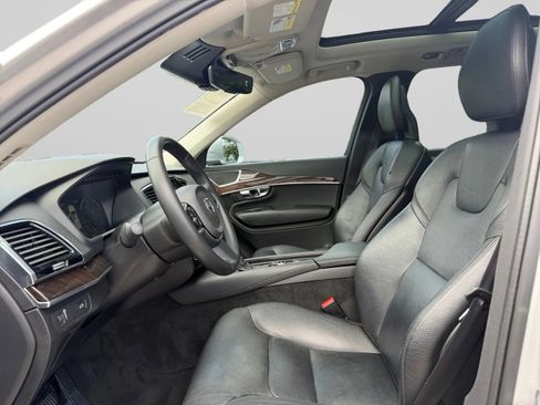 Used 2016 Volvo XC90 T6 Momentum w/ Momentum Plus Package AWD/4WD image 16