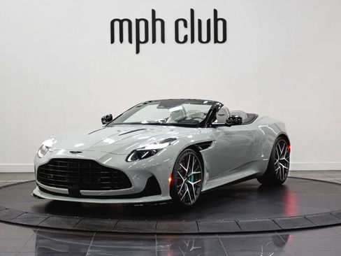 Used 2024 Aston Martin DB12 Convertible RWD image 2