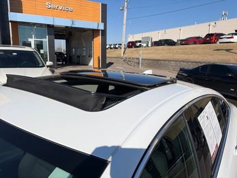 Used 2024 Chevrolet Malibu LT image 28