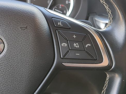 Used 2018 INFINITI QX30 image 27