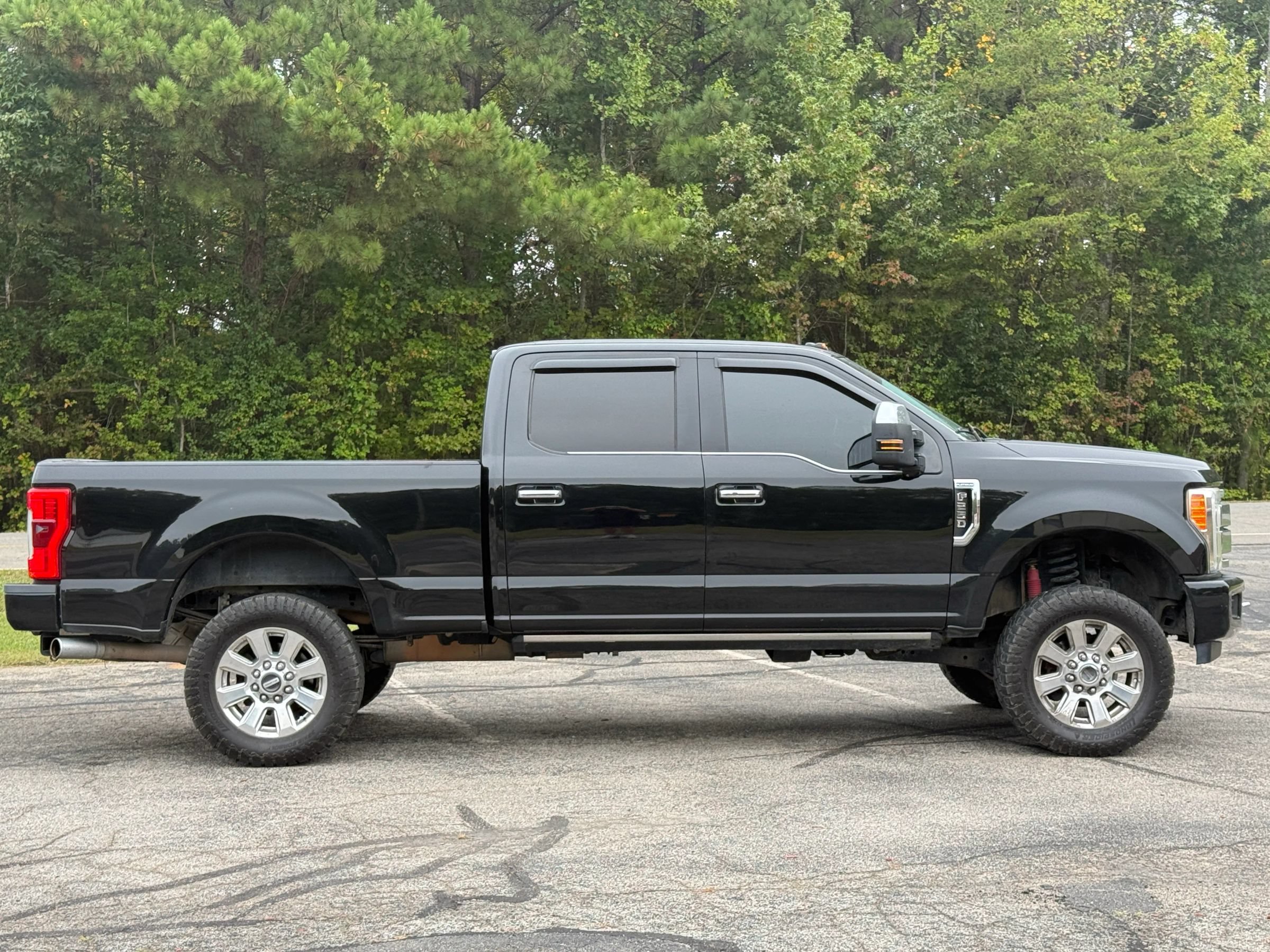Used 2017 Ford F250 Platinum w/ Platinum Ultimate Package AWD/4WD image 3