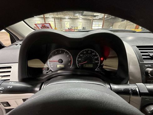 Used 2011 Toyota Corolla LE image 29