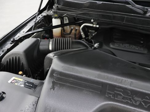Used 2024 RAM 2500 Big Horn w/ Night Edition AWD/4WD image 17