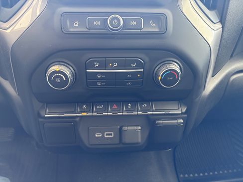 Used 2021 Chevrolet Silverado 1500 Custom image 16