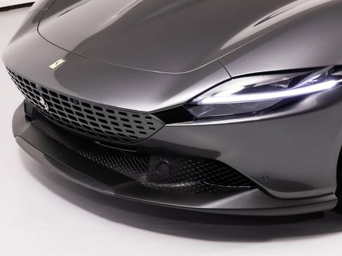 Used 2025 Ferrari Roma Spider image 9