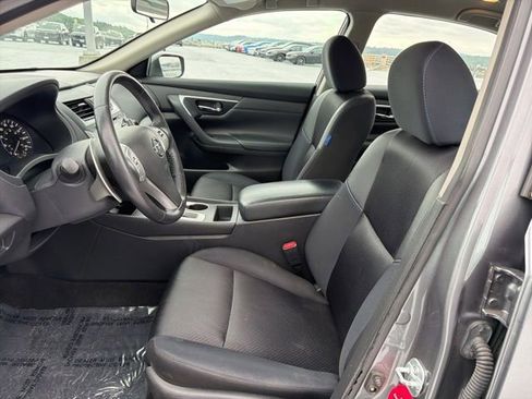 Used 2016 Nissan Altima 2.5 SR w/ Interior Lighting Package FWD image 7