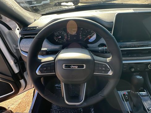 New 2026 Jeep Compass Latitude image 21