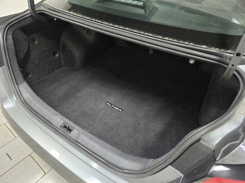 Used 2024 Nissan Altima 2.5 SV image 15